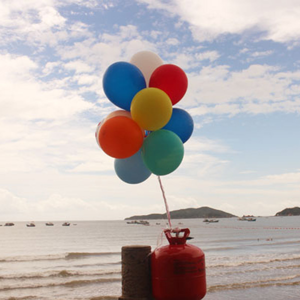 江苏公司旅游-海边充氦气球